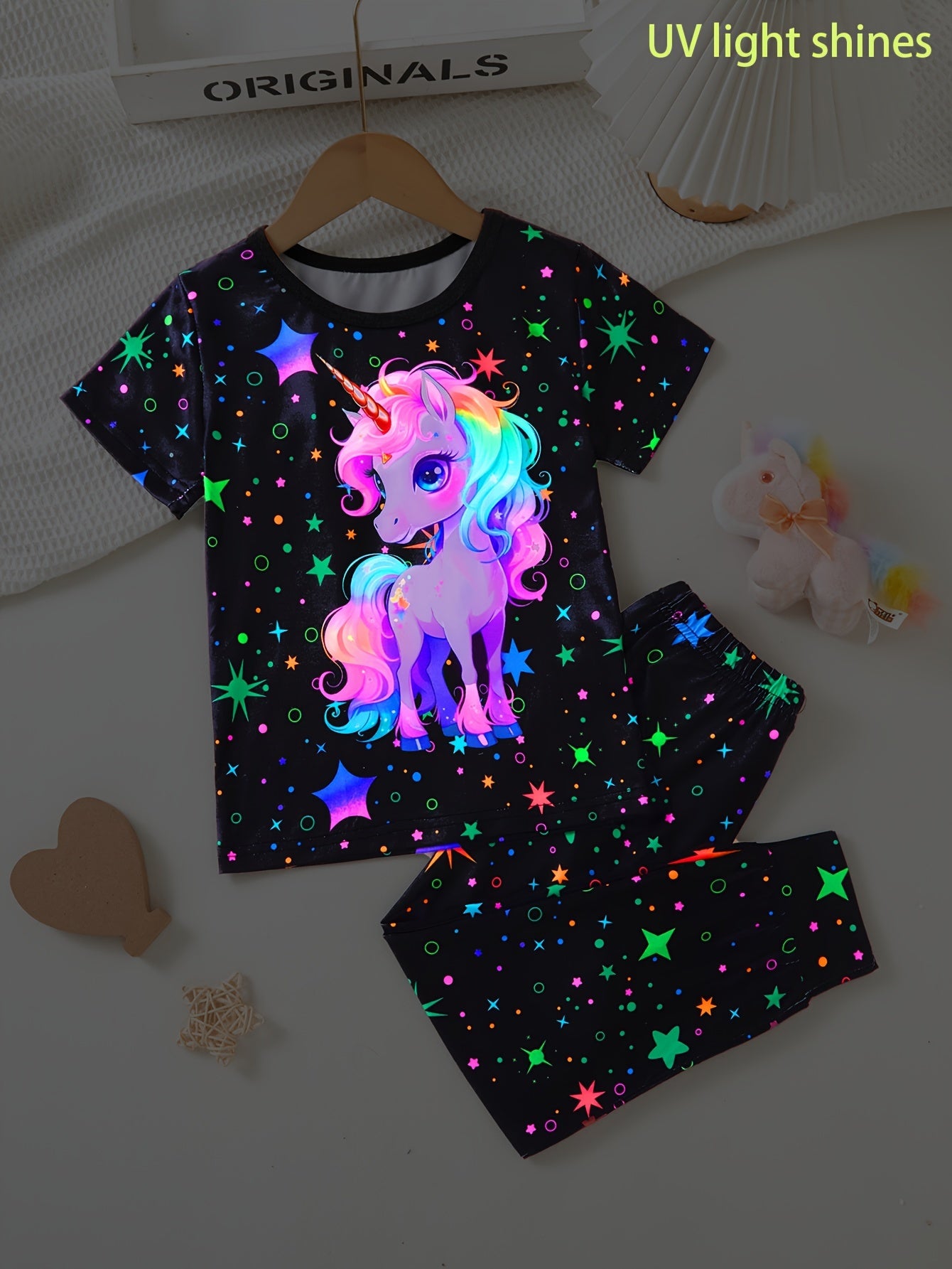 Girls' Spring/Autumn/Summer 2pcs Set with Luminous Cute Unicorn Pattern Round Neck Hoodie T-shirt Short Sleeve Top + Luminous Starry Sky Print Elastic Waist Trousers with Tied Feet Pants Cute Style Pants Suit, Suitable for Ou