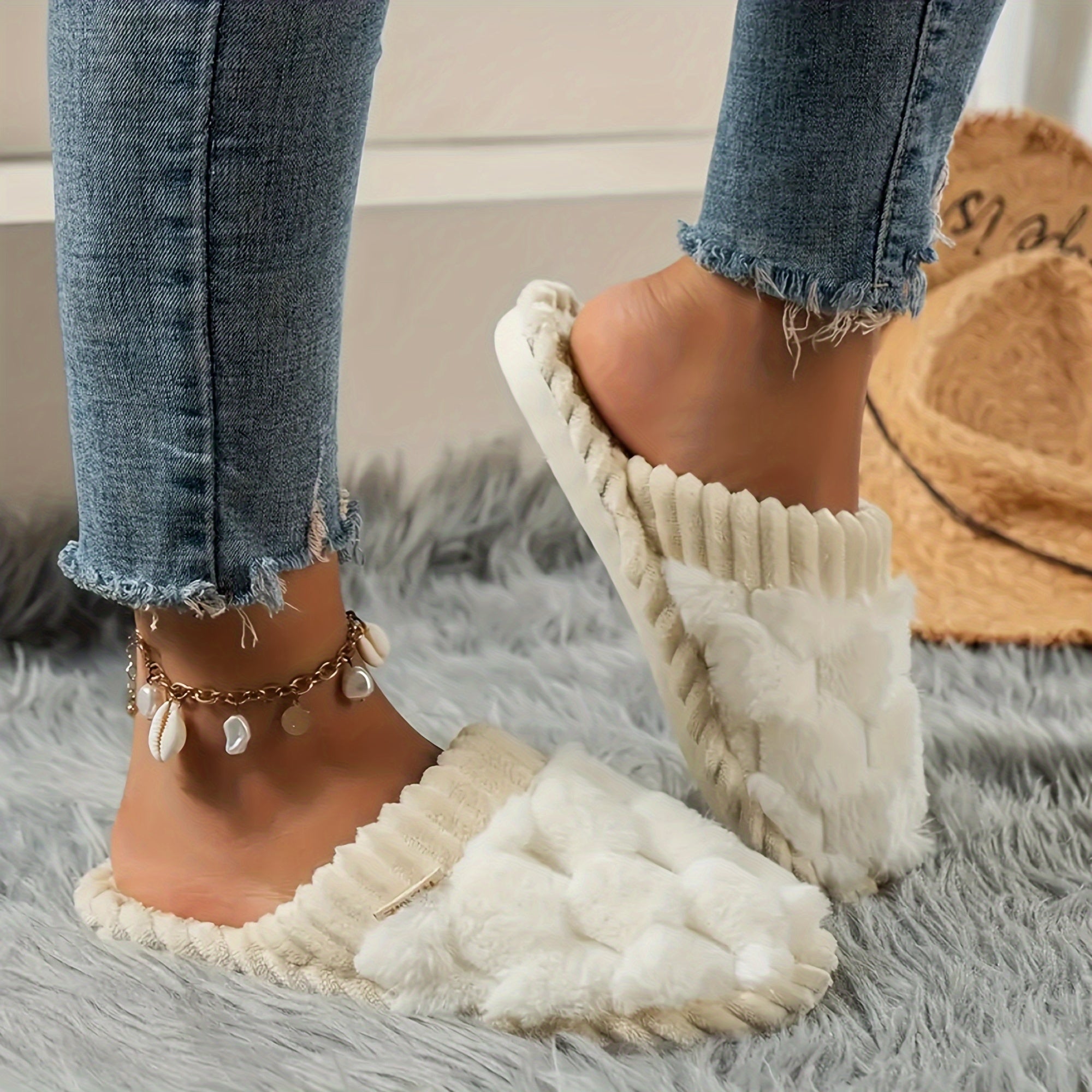 [Cozy Plush Slippers] Soft & Warm Women's Winter Plush Slippers | Cozy Chic Indoor Comfort with Non-Slip PVC Sole, Cream Cuff Detail, Hand Washable