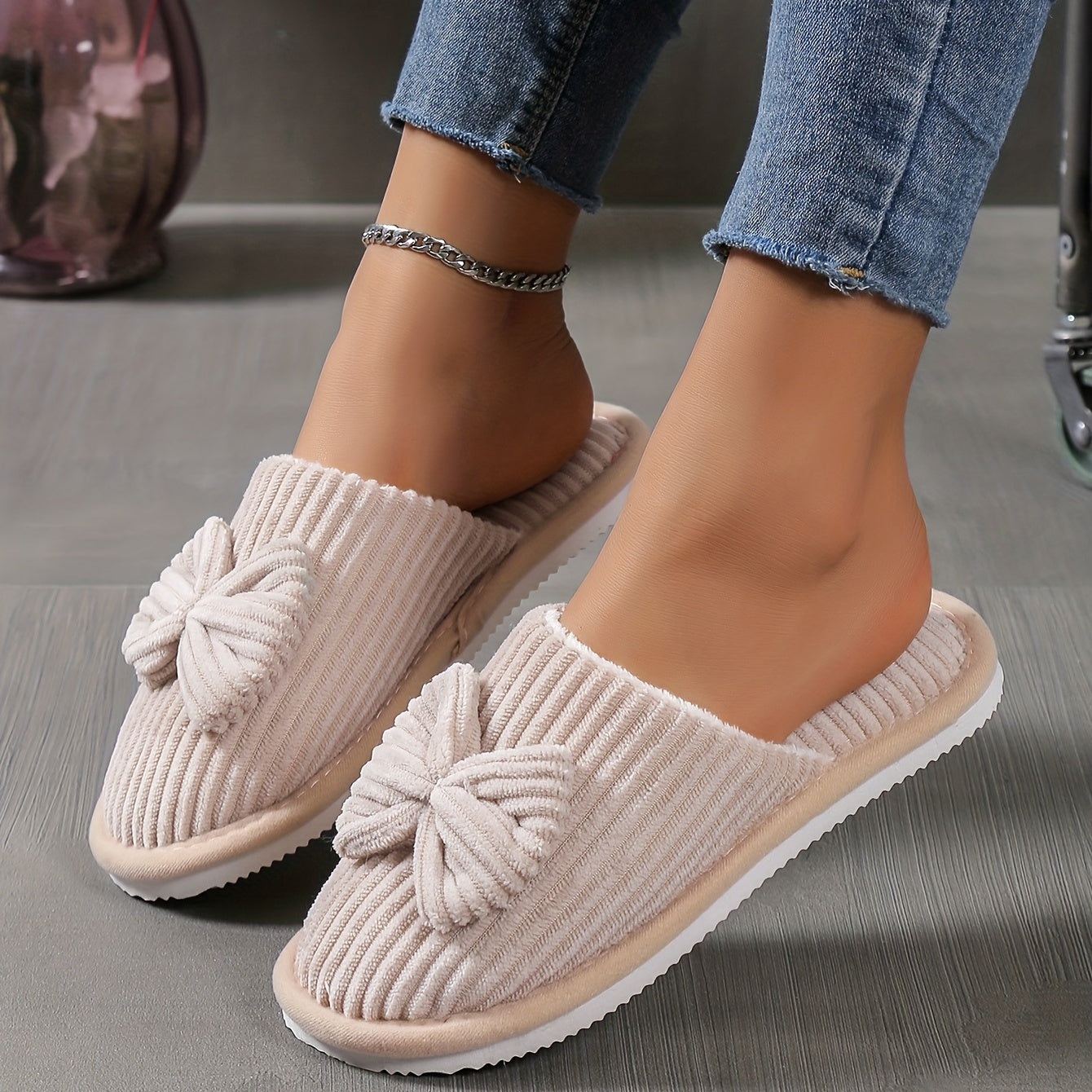 [Cozy Slippers] Cozy Fleece-Lined Women's Slip-On Winter Slippers | Soft All-Season Indoor House Shoes for Home & Couples, Casual Slip-On Design with Bow Detail, EVA Sole