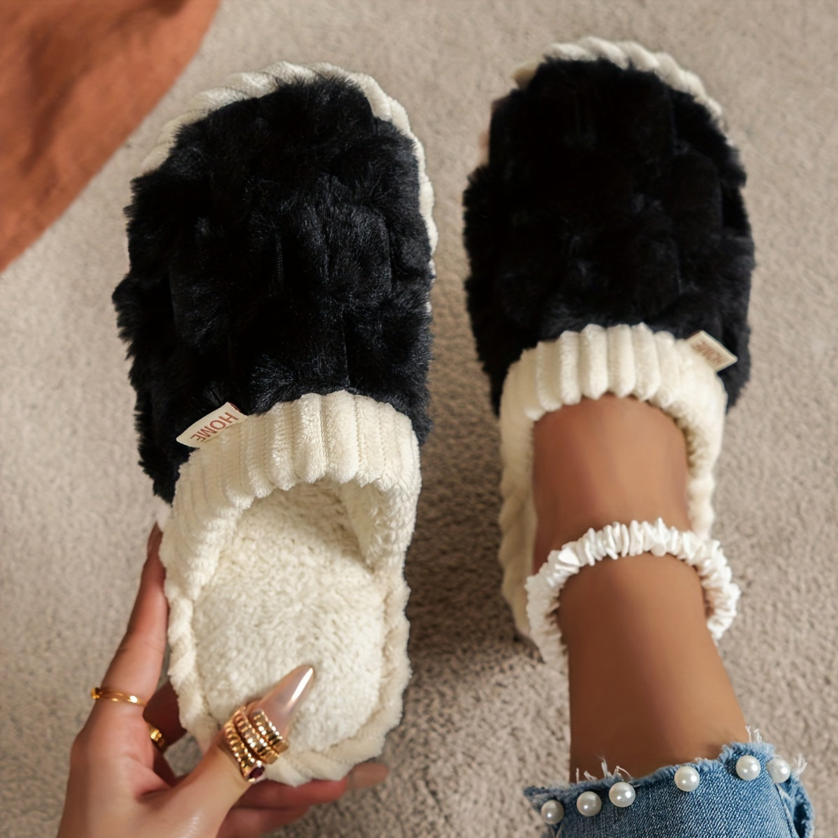 [Cozy Plush Slippers] Soft & Warm Women's Winter Plush Slippers | Cozy Chic Indoor Comfort with Non-Slip PVC Sole, Cream Cuff Detail, Hand Washable