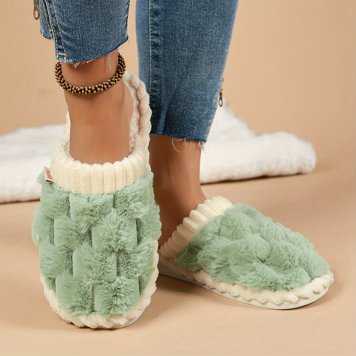 [Cozy Plush Slippers] Soft & Warm Women's Winter Plush Slippers | Cozy Chic Indoor Comfort with Non-Slip PVC Sole, Cream Cuff Detail, Hand Washable